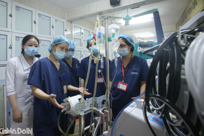 Khẩn trương đào tạo y bác sỹ cho Bệnh viện dã chiến tại Hà Nội