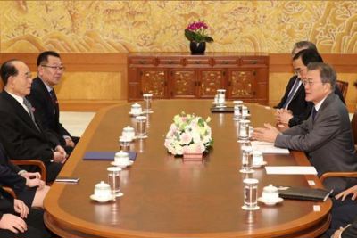 Tổng thống Hàn Quốc và em gái nhà lãnh đạo Triều Tiên nói gì trong cuộc gặp?