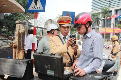 Vấn nạn lạm dụng rượu, bia: Phải mạnh tay xử lý