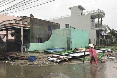 Tan hoang sau bão Damrey, người dân lo sợ thảm họa kép