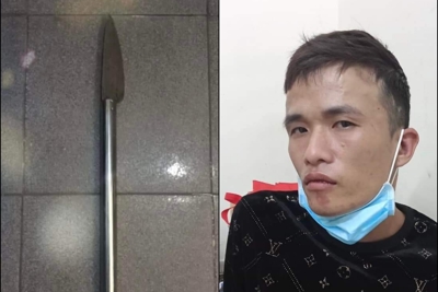Hà Nội: Khống chế đối tượng đi giao ma túy dùng "phóng lợn" tấn công cảnh sát