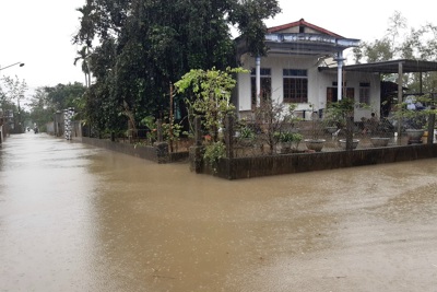 Thừa Thiên Huế: Mưa lớn kéo dài gây ngập lụt, sạt lở