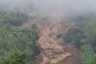 Bình Định: Công bố tình huống khẩn cấp về sự cố sạt lở ở núi Cấm