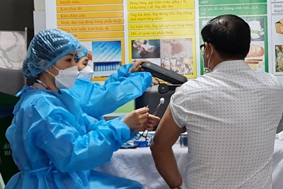 Quảng Ngãi: Quý I/2022 sẽ hoàn thành tiêm vaccine ngừa Covid-19 liều bổ sung, nhắc lại