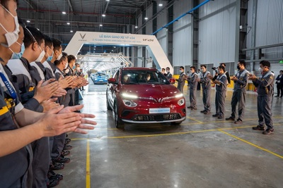 [Video] VinFast VF e34 xuất xưởng, khai mở kỷ nguyên ô tô điện thông minh tại Việt Nam