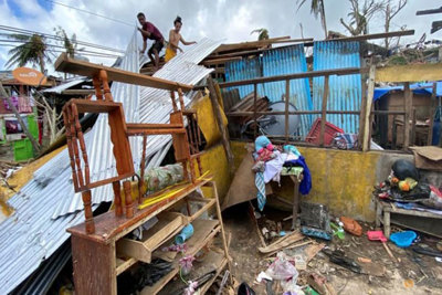 Hơn 400 người thiệt mạng do bão Rai mạnh nhất trong năm càn quét Philippines