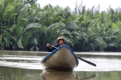 Dưới bóng dừa nước Kinh Giang