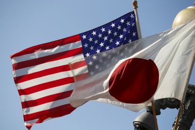 Mỹ - Nhật bắt tay đe dọa "nắn gân" Trung Quốc