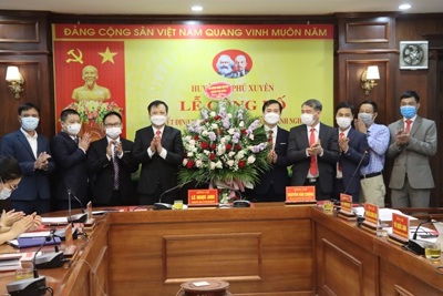 Công bố quyết định thành lập Đảng bộ khối doanh nghiệp huyện Phú Xuyên