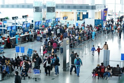 Đề xuất hạn chế các chuyến bay combo hạ cánh tại sân bay Nội Bài và Tân Sơn Nhất