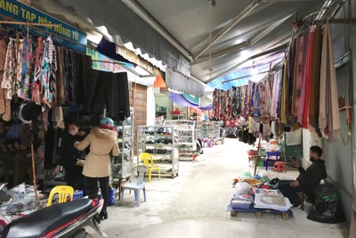 Huyện Sóc Sơn: Tiểu thương chợ Phủ Lỗ cần “thượng tôn pháp luật”