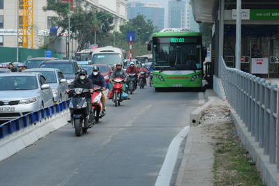 Lấn làn BRT: Thói quen xấu kéo lùi mục tiêu lớn