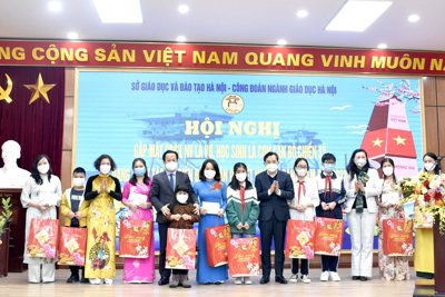 Ngành Giáo dục gặp mặt giáo viên, học sinh là thân nhân người lính đảo