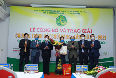 Nữ công nhân môi trường Hà Nội đạt danh hiệu “Chổi Kim Cương” 2021