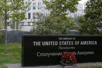Lo ngại căng thẳng, Mỹ rút nhân viên khỏi Đại sứ quán ở Ukraine