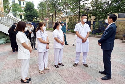 Lãnh đạo quận Thanh Xuân kiểm tra công tác ứng trực, phục vụ Tết