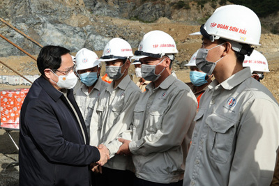 Thủ tướng kiểm tra dự án cao tốc Bắc - Nam đoạn qua Khánh Hòa