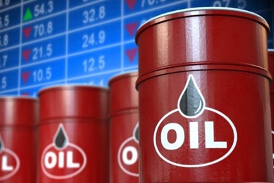 Mỹ tăng sản lượng kỷ lục, kéo giá dầu giảm mạnh