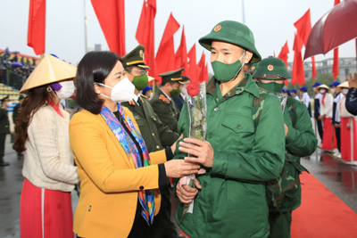 176 tân binh huyện Thanh Trì tự hào lên đường nhận nhiệm vụ mới