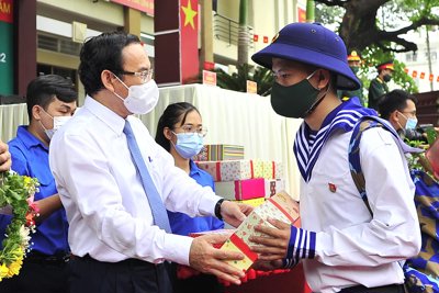 Thanh niên TP Hồ Chí Minh hăng hái lên đường nhập ngũ