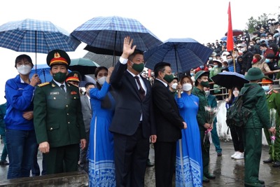 156 tân binh huyện Thanh Oai hăng hái lên đường bảo vệ Tổ quốc