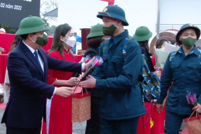 179 thanh niên huyện Gia Lâm hăng hái lên đường nhập ngũ