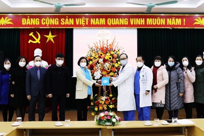 Đoàn Đại biểu Quốc hội TP chúc mừng Trung tâm cấp cứu 115 Hà Nội