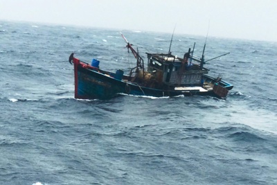 Quảng Ngãi: Tàu cá bị phá nước, 4 ngư dân mất tích