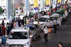 Khẩn trương nghiên cứu bố trí đủ xe taxi tại sân bay Tân Sơn Nhất
