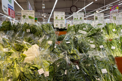 Hà Nội: Giá rau xanh tại các chợ truyền thống, siêu thị tăng mạnh