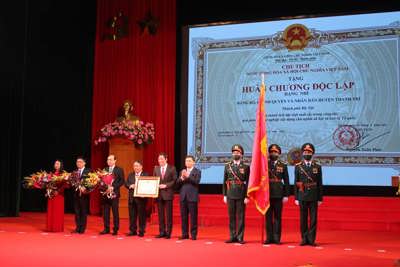 Huyện Thanh Trì đón nhận Huân chương Độc lập Hạng Nhì