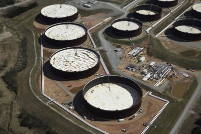 Mỹ và đồng minh xem xét giải phóng kho dự trữ dầu mỏ chiến lược 