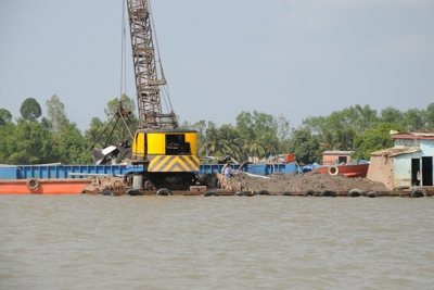 Khai thác cát quá mức làm gia tăng sạt lở Đồng bằng sông Cửu Long