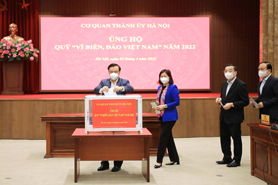 Cơ quan Thành ủy Hà Nội ủng hộ Quỹ ''Vì biển, đảo Việt Nam''