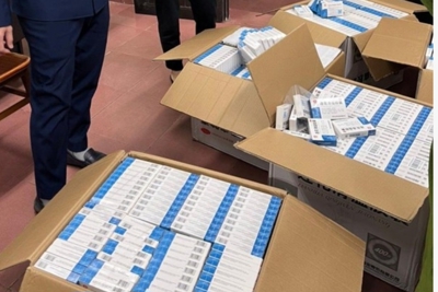 Phát hiện ô tô chở 2.000 hộp thuốc "Liên Hoa Thanh Ôn" nhập lậu