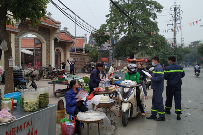 Hơn 400 tiểu thương thị xã Sơn Tây được trang bị kỹ năng chữa cháy, thoát nạn