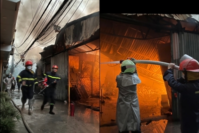 Hà Nội: Dập tắt đám cháy lớn ở phường Vĩnh Hưng 