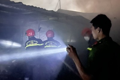 Bình Phước: Điều tra nguyên nhân vụ cháy 64 kiot chợ Thanh Lương