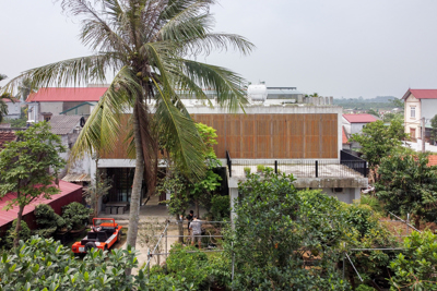Ngôi nhà bê tông mang tính ứng dụng cao ở ngoại thành Hà Nội