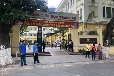 Quận Hoàn Kiếm: Đón học sinh trở lại trường học an toàn