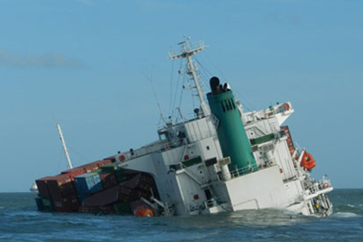 Bình Định: Hai tàu hàng đâm nhau, 10 thủy thủ rơi xuống biển