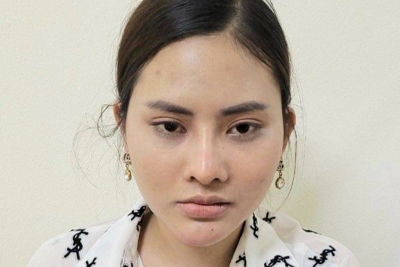 Hà Nội: Kiểm tra xe taxi, phát hiện cô gái mang theo ma túy 