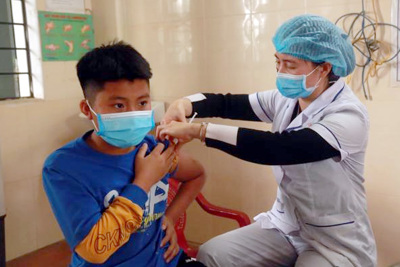 Huyện Thạch Thất: Hơn 1.000 trẻ từ 5 - 12 tuổi được tiêm vaccine phòng Covid-19