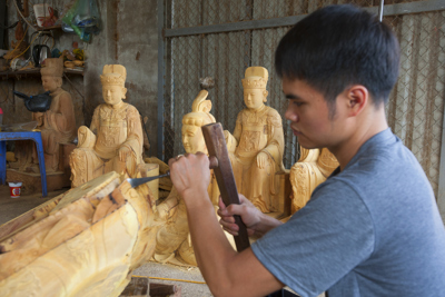 Niềm tự hào của làng nghề truyền thống tạc tượng Sơn Đồng