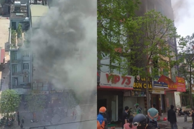 Hà Nội: Cháy quán bún chả giữa trưa trên phố Nguyễn Hoàng 