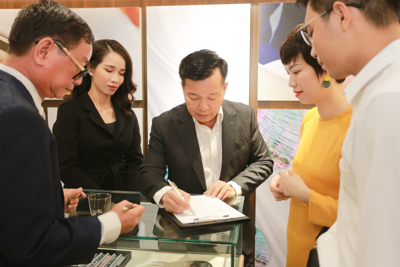 Shark Nguyễn Thanh Việt và Intracom Invest ký đầu tư cho BluSaigon