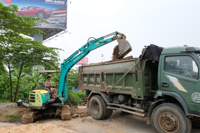 Huyện Sóc Sơn: Giải toả điểm bán nông sản xâm phạm hành lang Quốc lộ 2