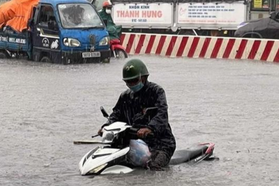 Chủ tịch UBND TP Thuận An lý giải nguyên nhân ngập đường sau mưa lớn