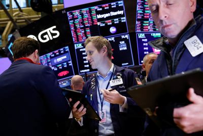 Chứng khoán Mỹ “lội ngược dòng” ngoạn mục, Dow Jones tăng hơn 200 điểm