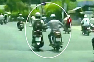 Hà Nội: Bắt nam thanh niên 9X chuyên cướp giật của người đi đường 